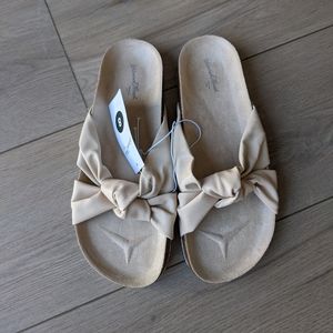 Universal Thread Junie Sandals Size 8